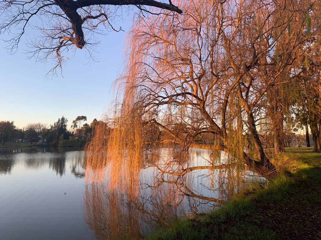 茶馆汽车旅馆主图