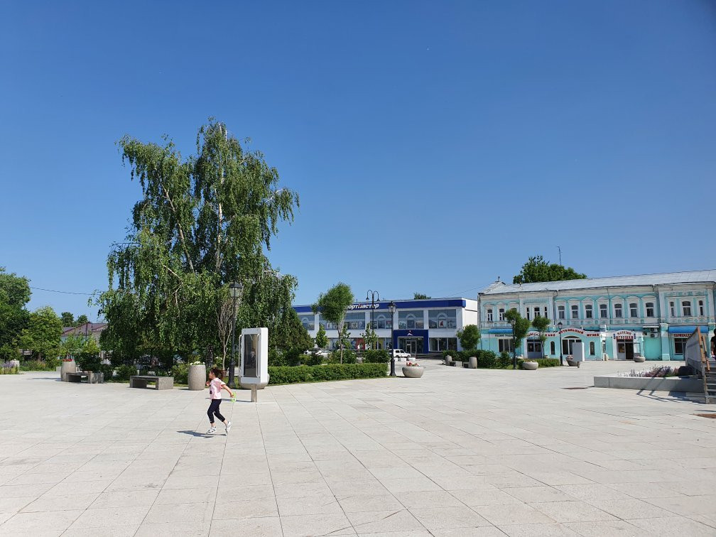 Zhitnaya Square景点图片