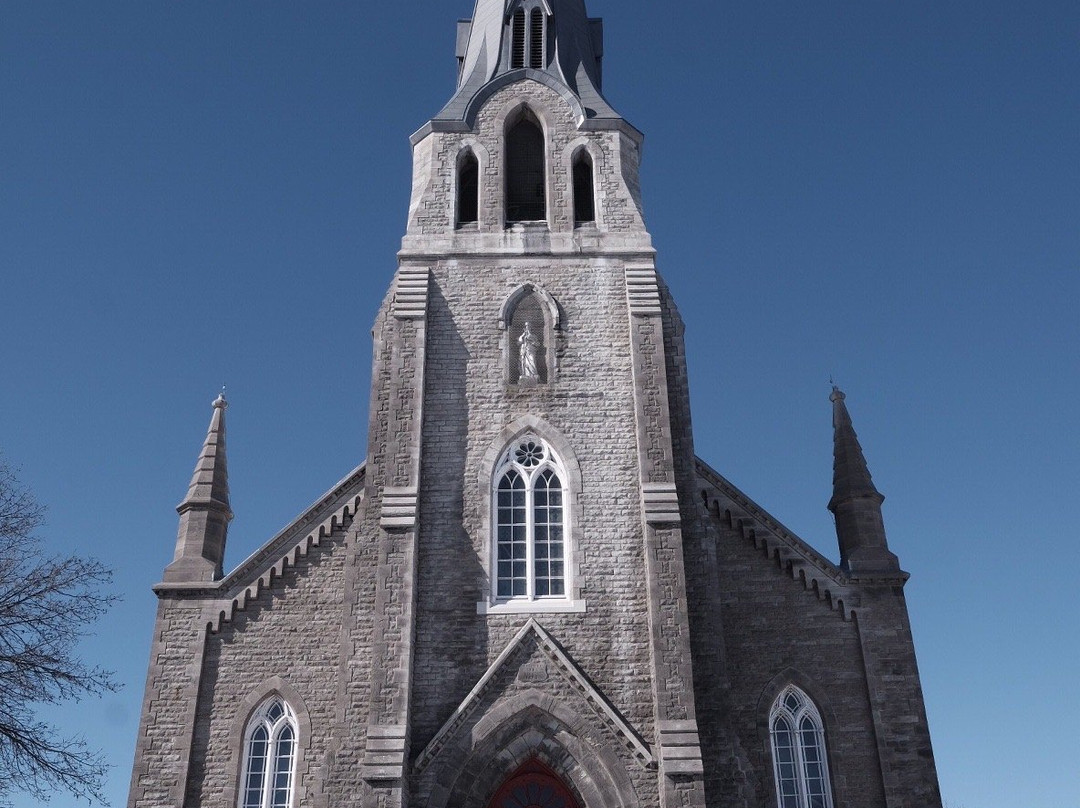 Église catholique Saint-Joachim-Pointe Claire必去景点