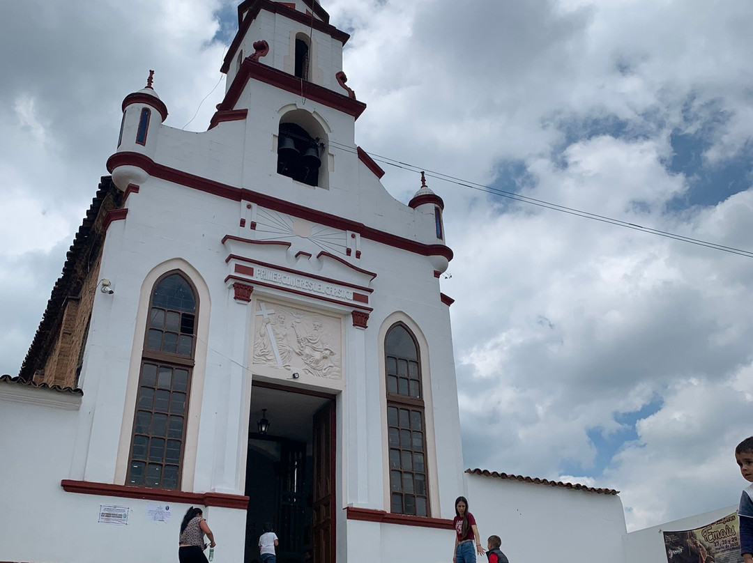 Iglesia de Nuestra Senora de los Dolores-锡帕基拉必去景点