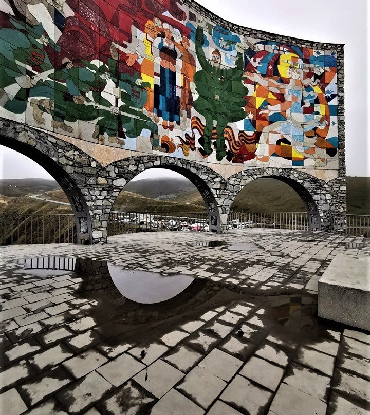 Russian Georgian Friendship Monument-古道里必去景点
