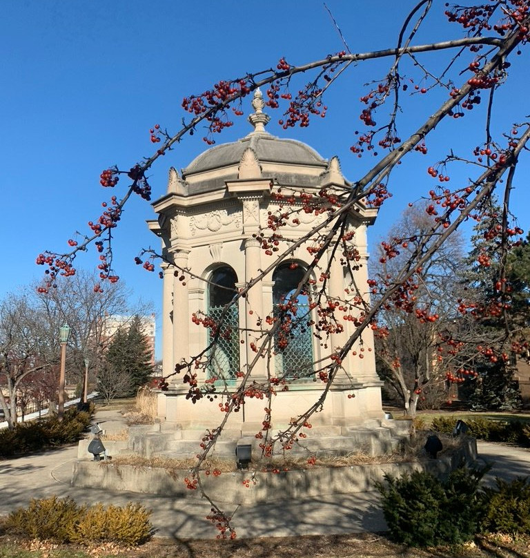 Glos Memorial Park景点图片