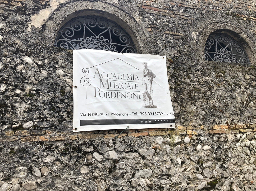 Villa Rigutti, Policreti-波代诺内必去景点