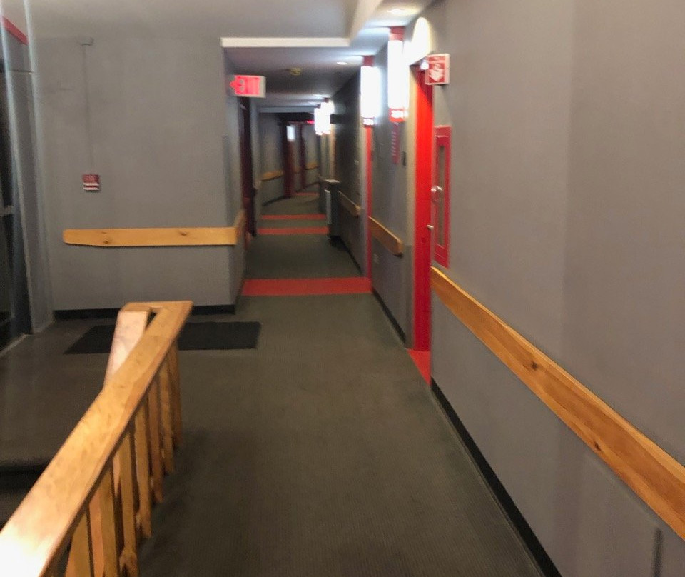 湖畔之家酒店主图