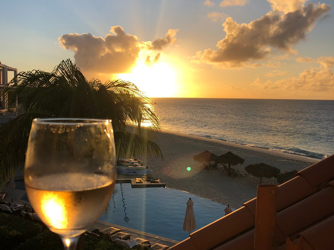 Frangipani Beach Resort主图