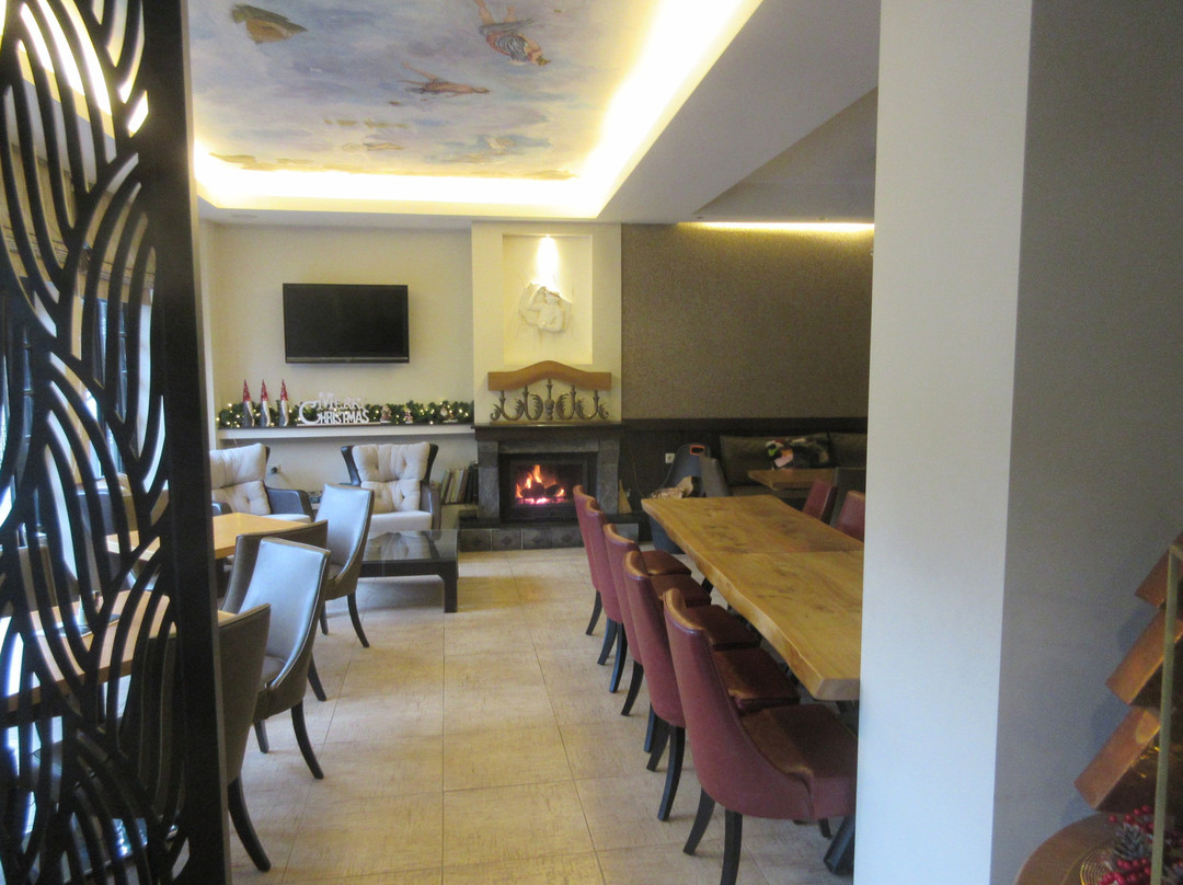 Lagadia 4 Seasons Hotel主图