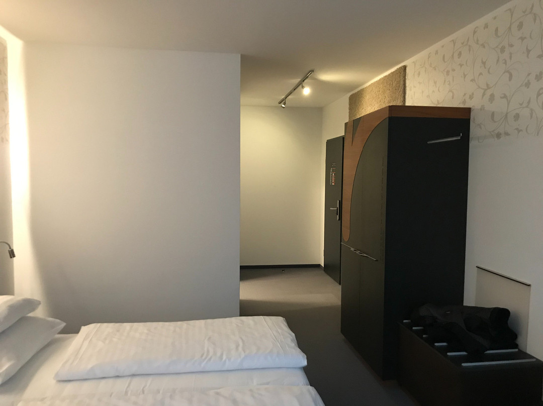 里德酒店主图