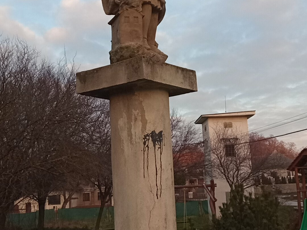 Statue St. Florian (sv. Florián)-Cabaj必去景点