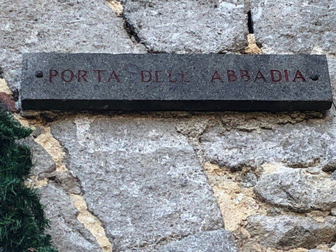 Porta d'ingresso dell'Abbazia di San Salvatore