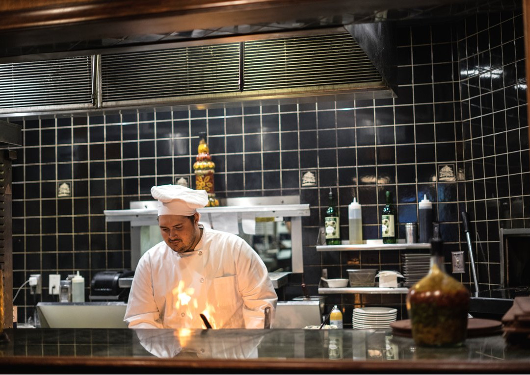 德卢斯餐馆和美食-Black Woods Grill & Bar