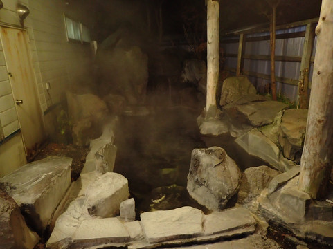 虎杖滨温泉酒店主图