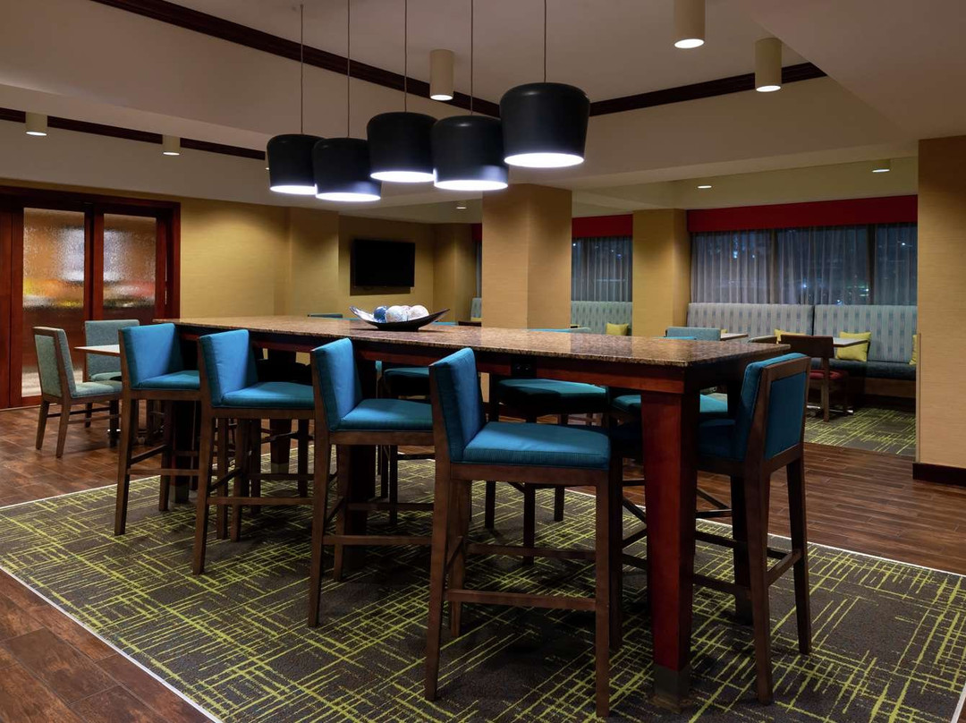 格林斯博罗机场希尔顿恒庭酒店主图