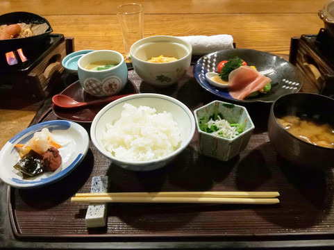 萨莎拉酒店主图