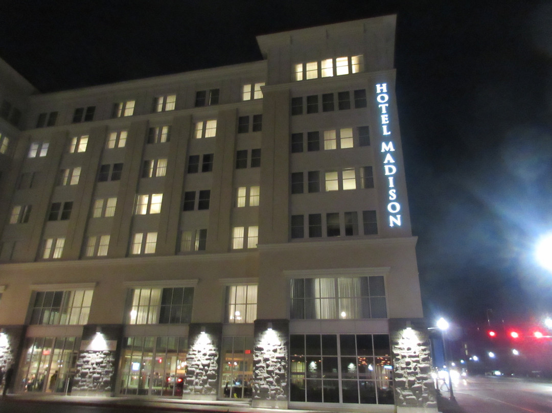 Hotel Madison & Shenandoah Conference Center主图