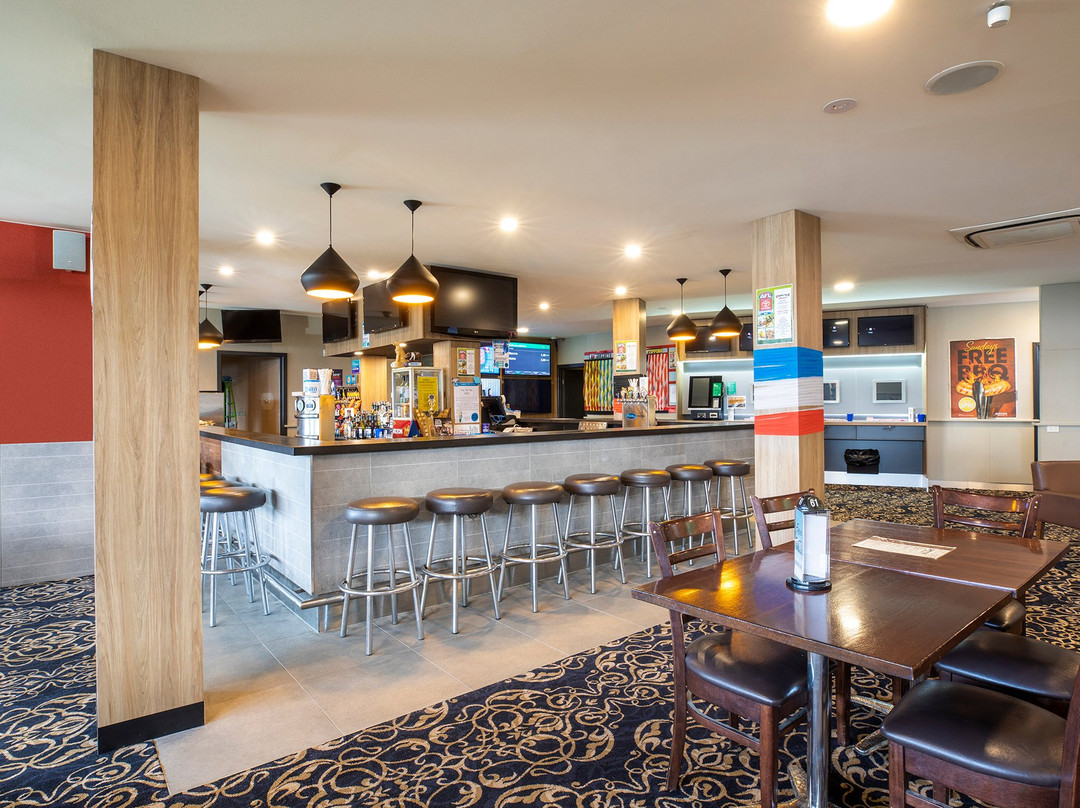 卡莱尔酒店主图