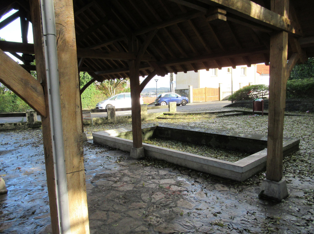 Lavoir de la Fontaine Lassault-Montfermeil必去景点