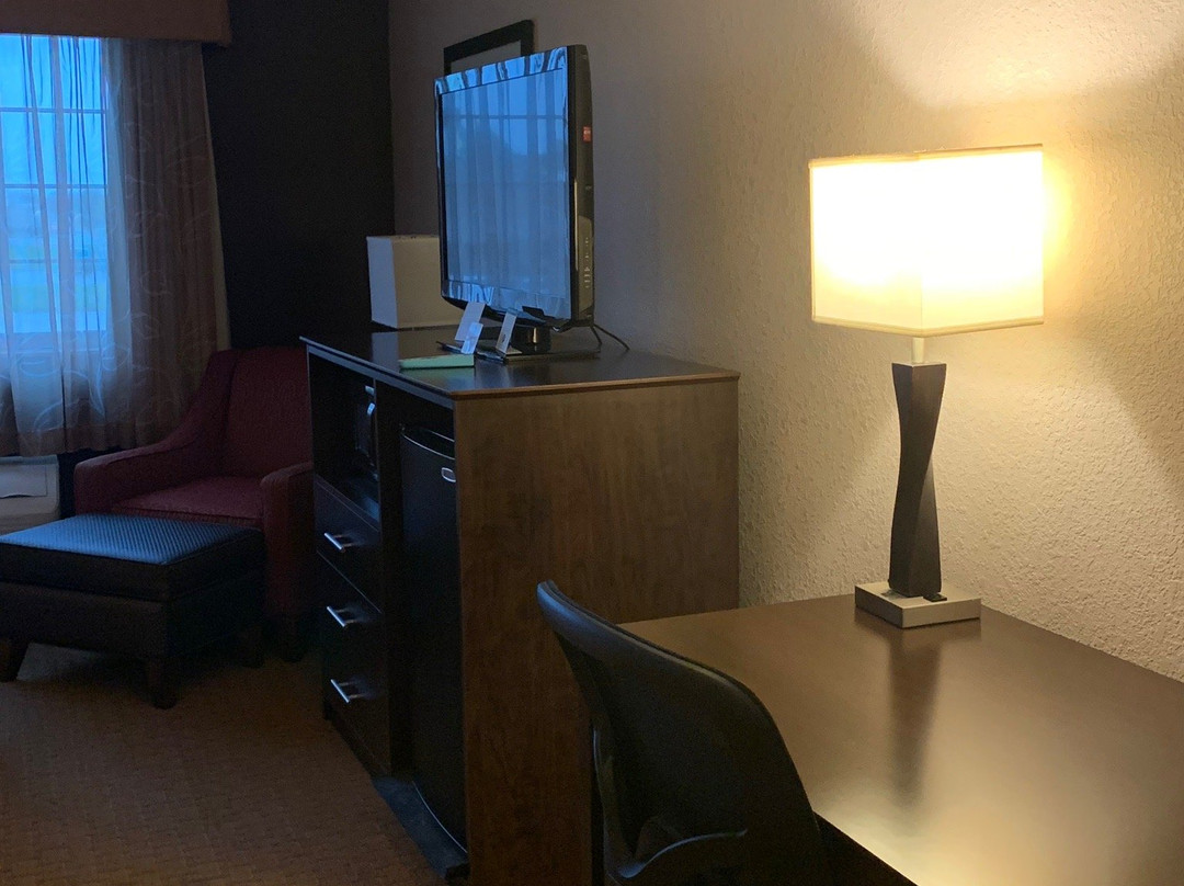 Best Western Flora Inn主图