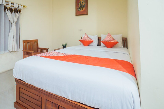 OYO 1300 Crecia Guest House主图