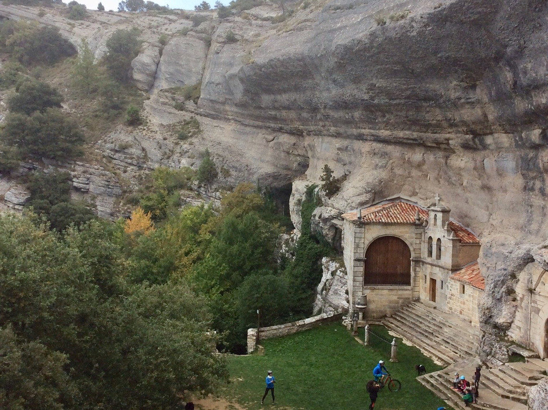 Cuevas de Ojo Guarena景点图片