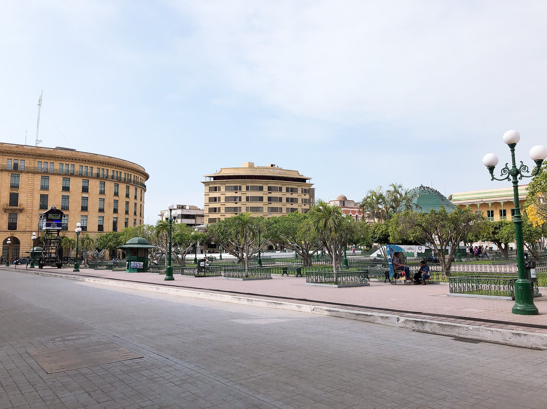 Plaza de la Libertad景点图片
