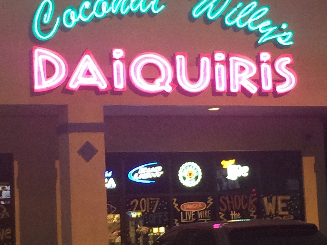 Central旅游景点-Coconut Willy’s Daiquiris