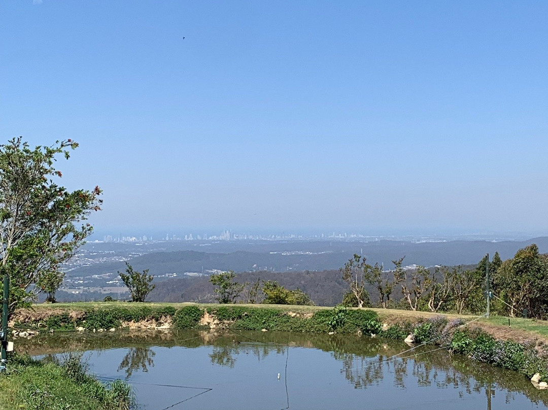 鹰高地避暑山庄度假酒店主图