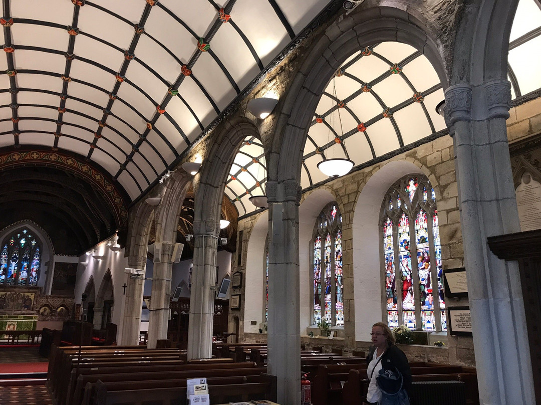 Holy Trinity Church-圣奥斯特尔必去景点