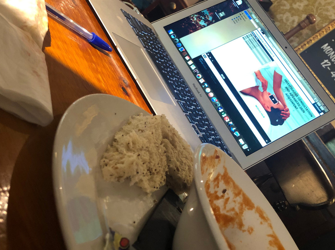 The Wheatsheaf Hotel主图