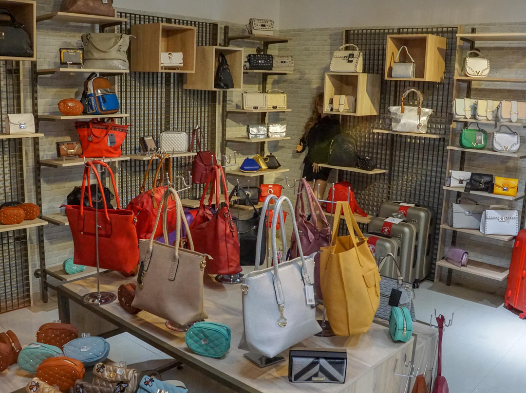 Megastore Gifts-苏塞必去景点