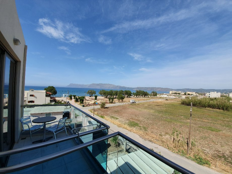 Crystal Bay Hotel主图