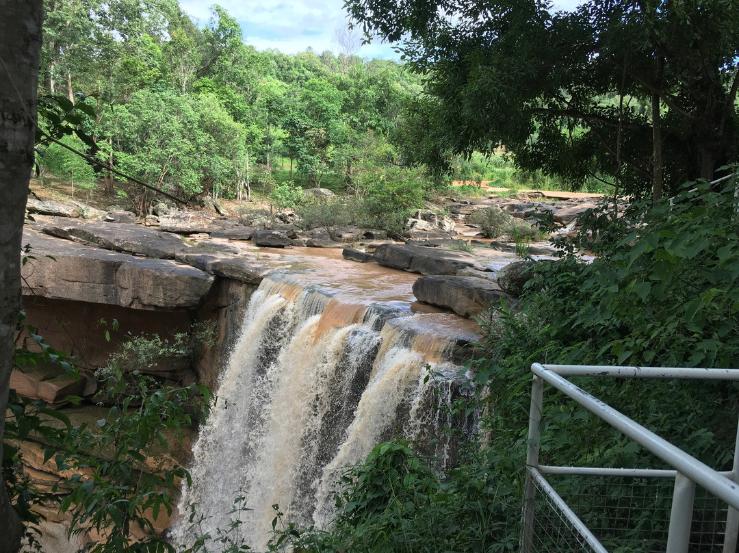 Namtok Pla Ba Waterfall景点图片