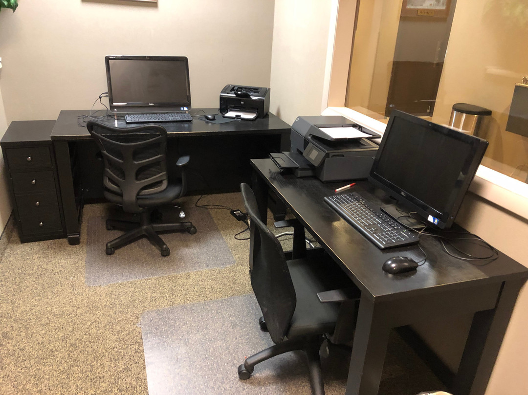 沃特敦华美达酒店主图