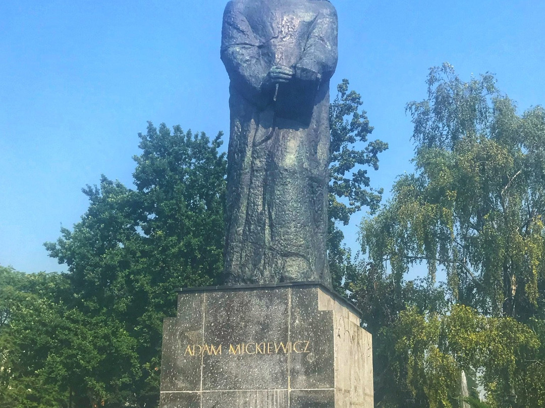 Monument of Adam Mickiewicz景点图片