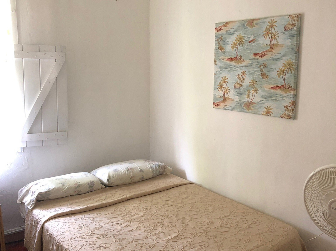 Crystal Waters Guest House & Bar主图