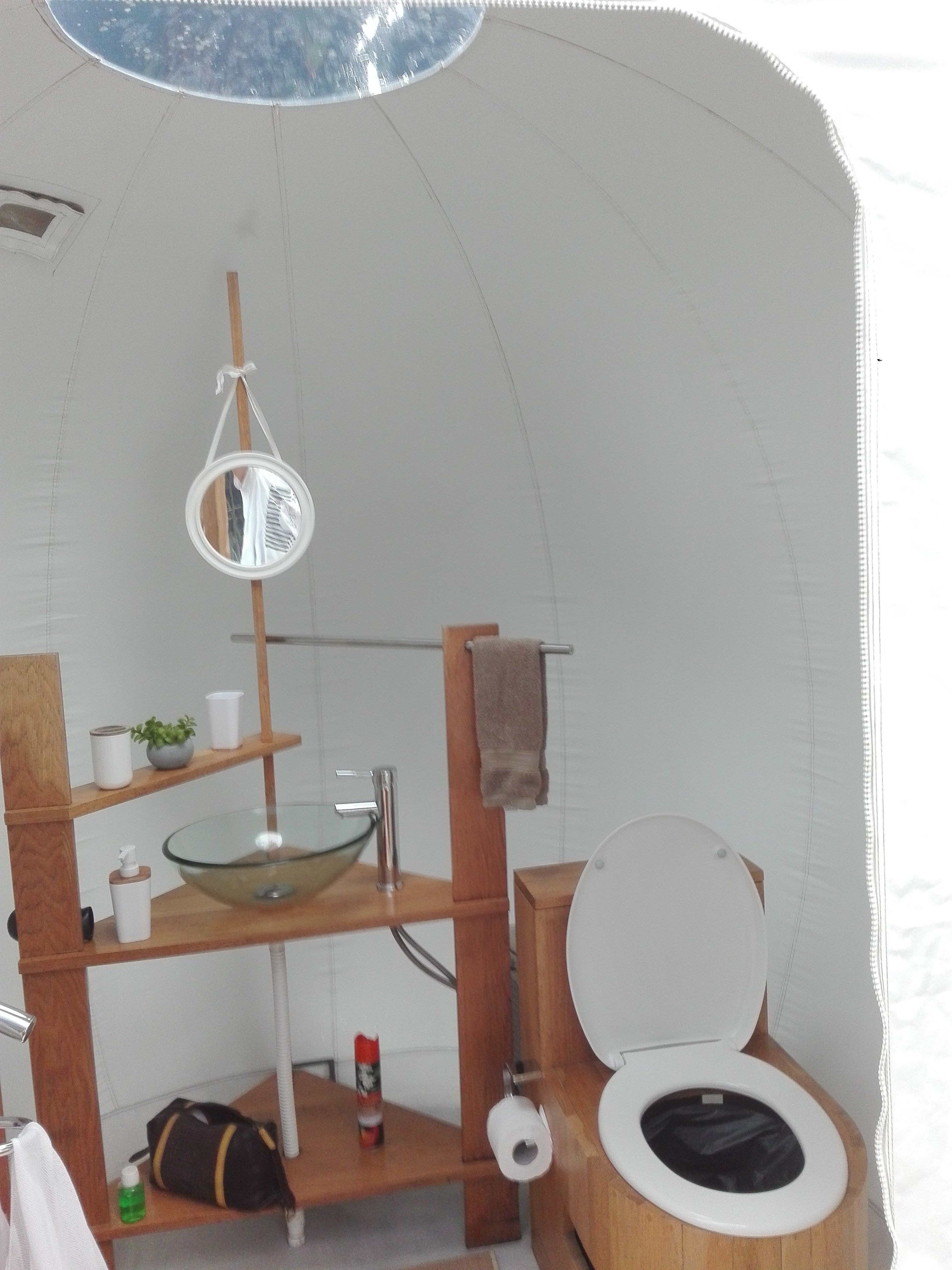 Bubble Lodge Bois Cheri-浴室