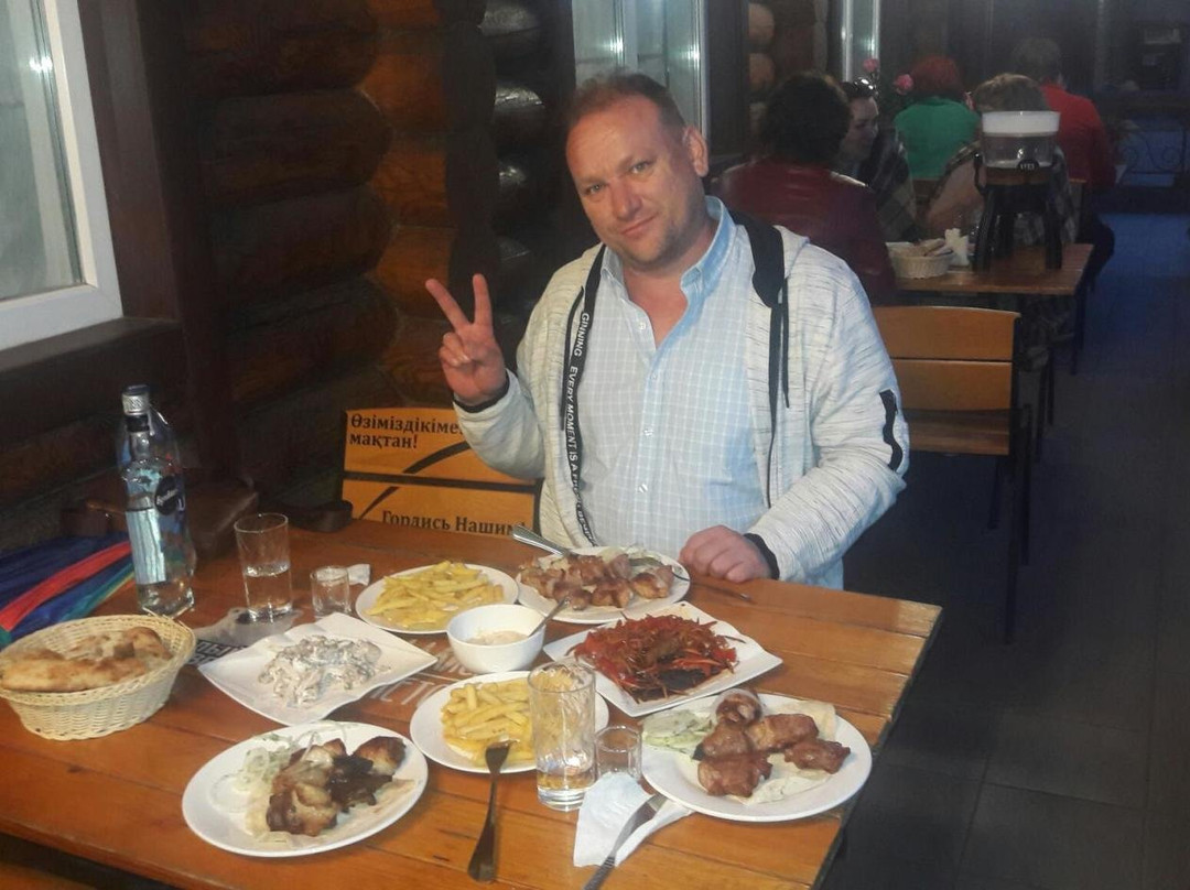 Aksu餐馆和美食-Shashlychny Dvor