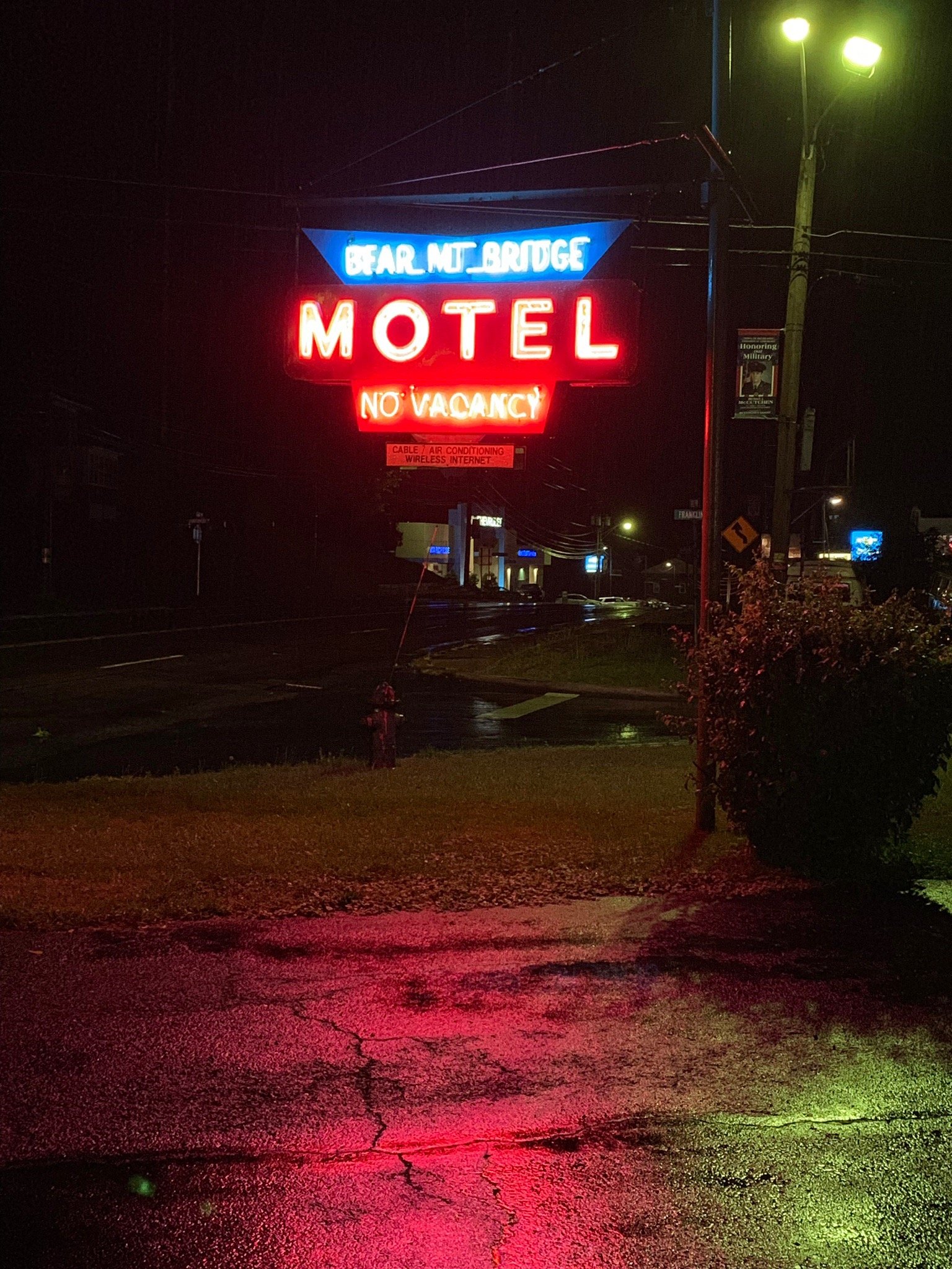 Bear Mountain Bridge Motel-官方