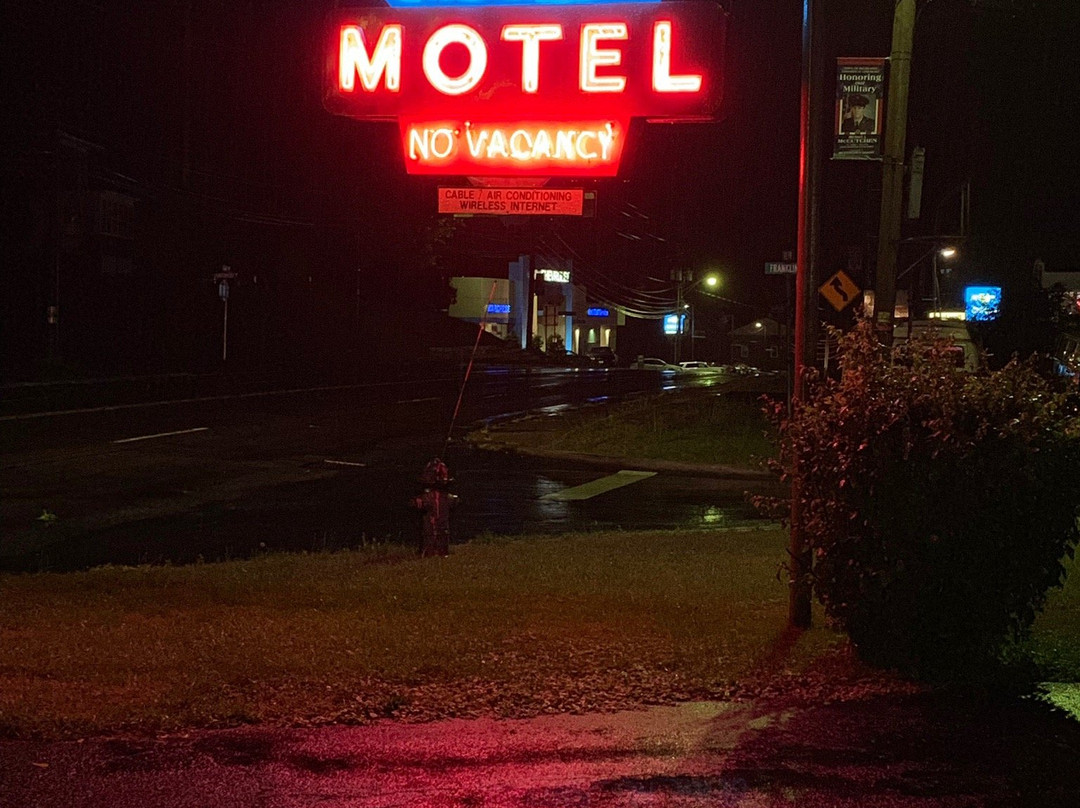 Bear Mountain Bridge Motel主图