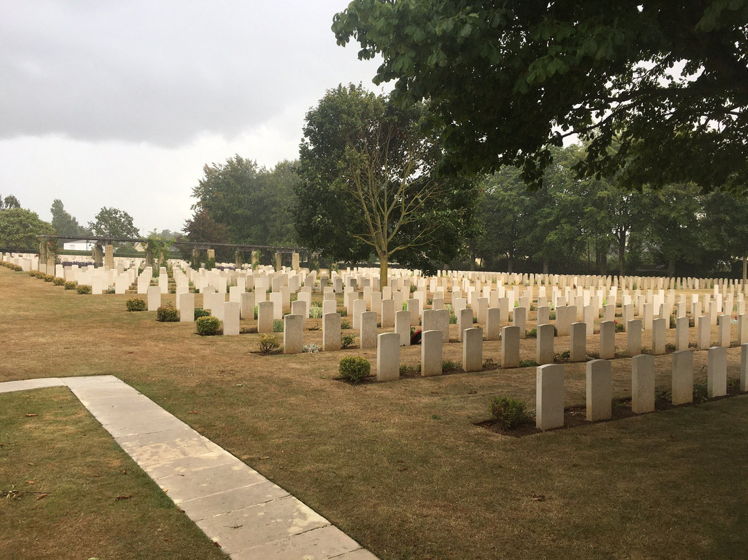 Ranville War Cemetery景点图片