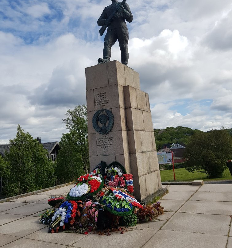 Soviet Liberation Monument-希尔克内斯必去景点