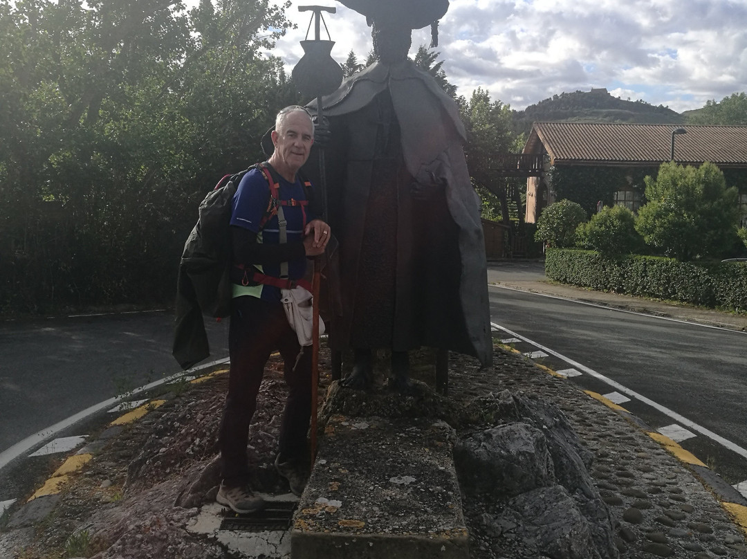 Monumento al Peregrino-Puente la Reina必去景点