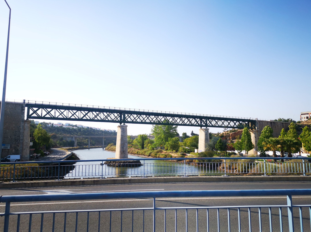 Ponte Ferroviária de Santa Maria-塔维拉必去景点