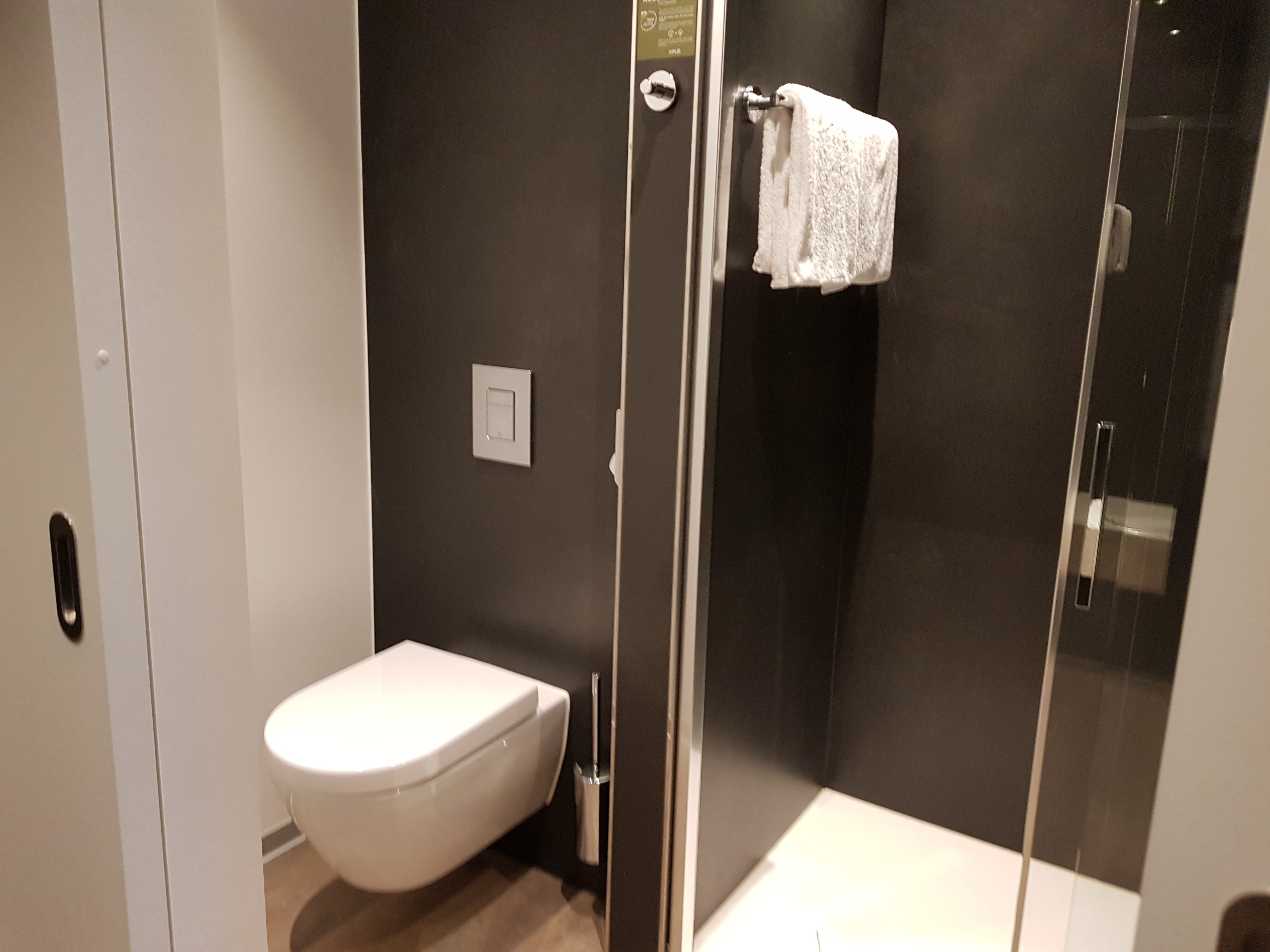 ibis Styles Basel City-浴室