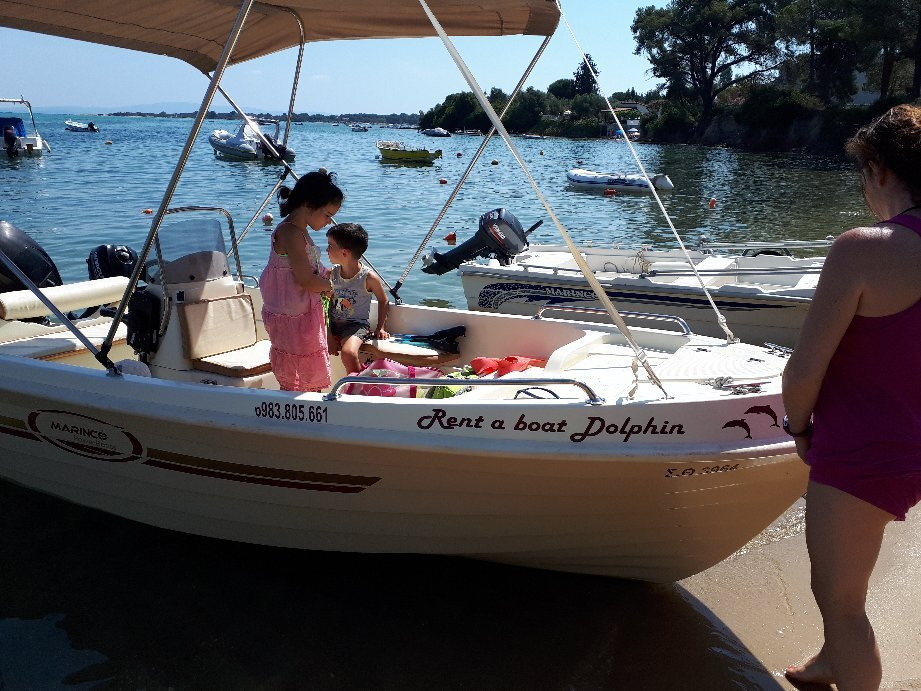 Rent a Boat Dolphin-Vourvourou必去景点