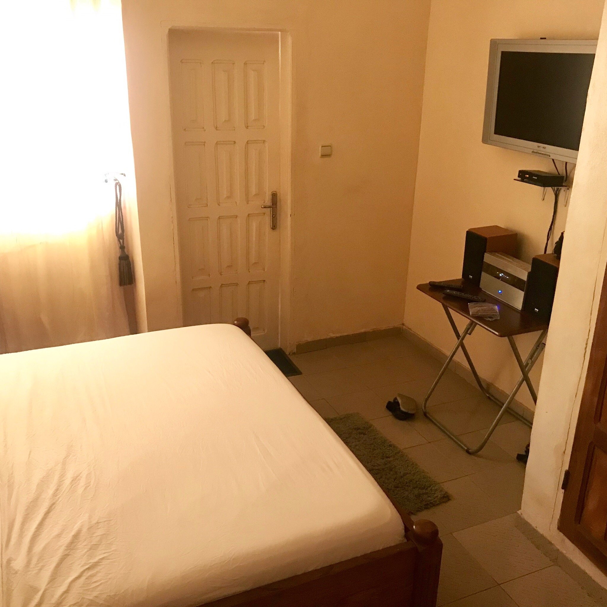 Tour Eiffel Hotel Benin-官方