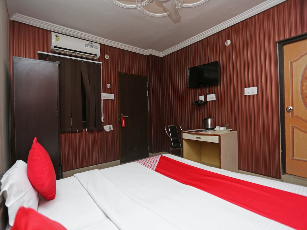 OYO 16391 Mangalam Palace主图