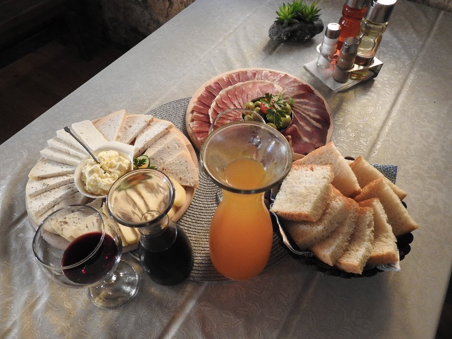 Santa Montagna Njegusi
