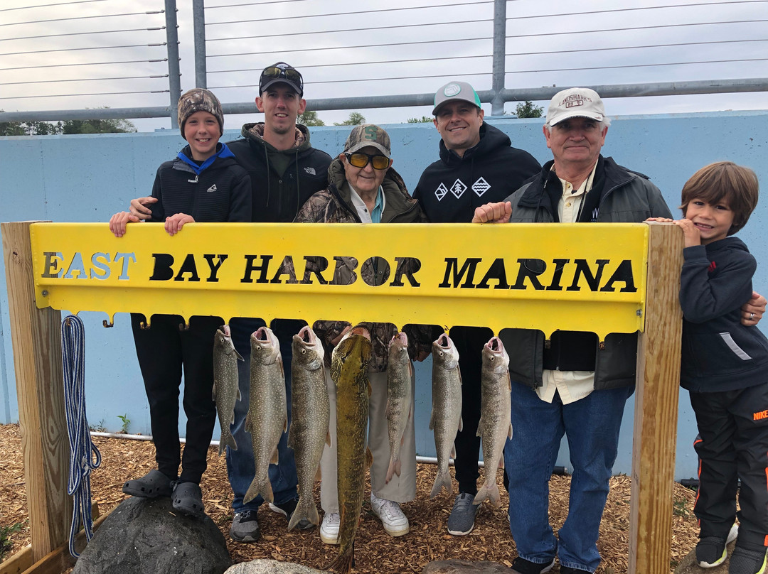 Daydreamer Fishing Charters-特拉弗斯城必去景点