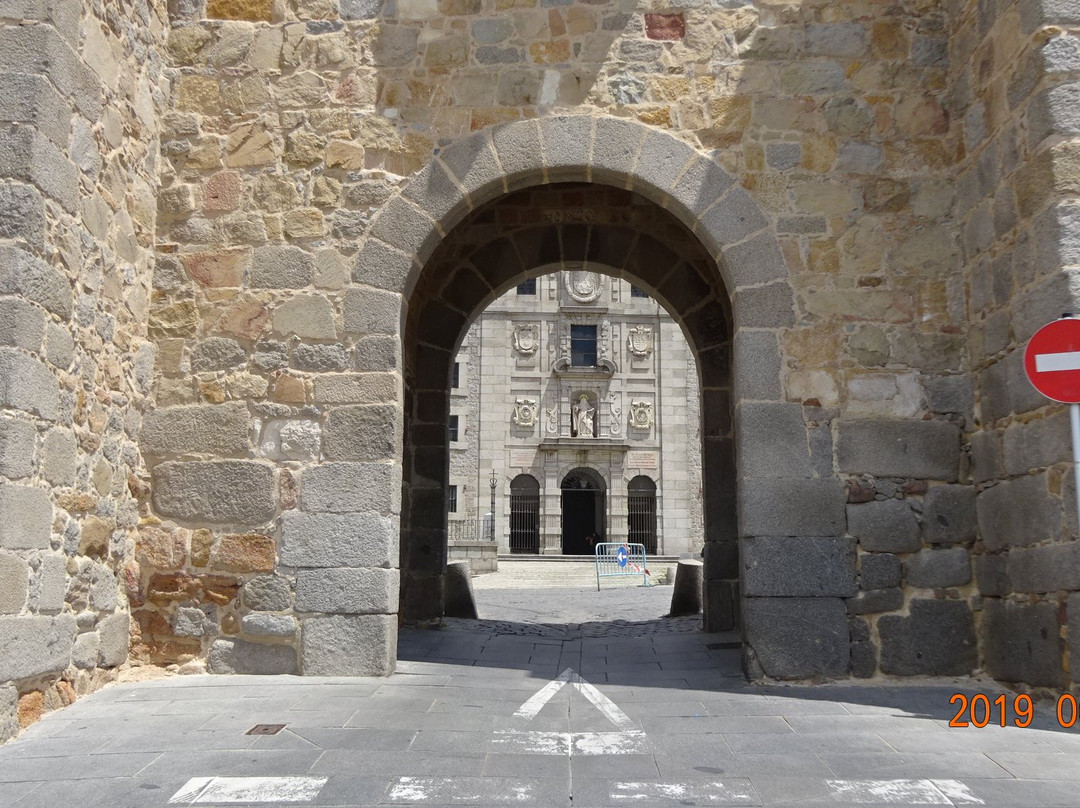 Puerta de Santa Teresa-阿维拉必去景点