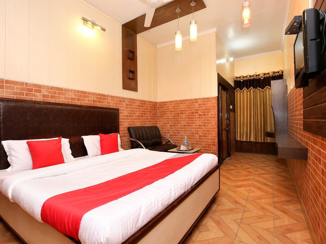 OYO 30737 Hotel Holy City Paradise Inn主图